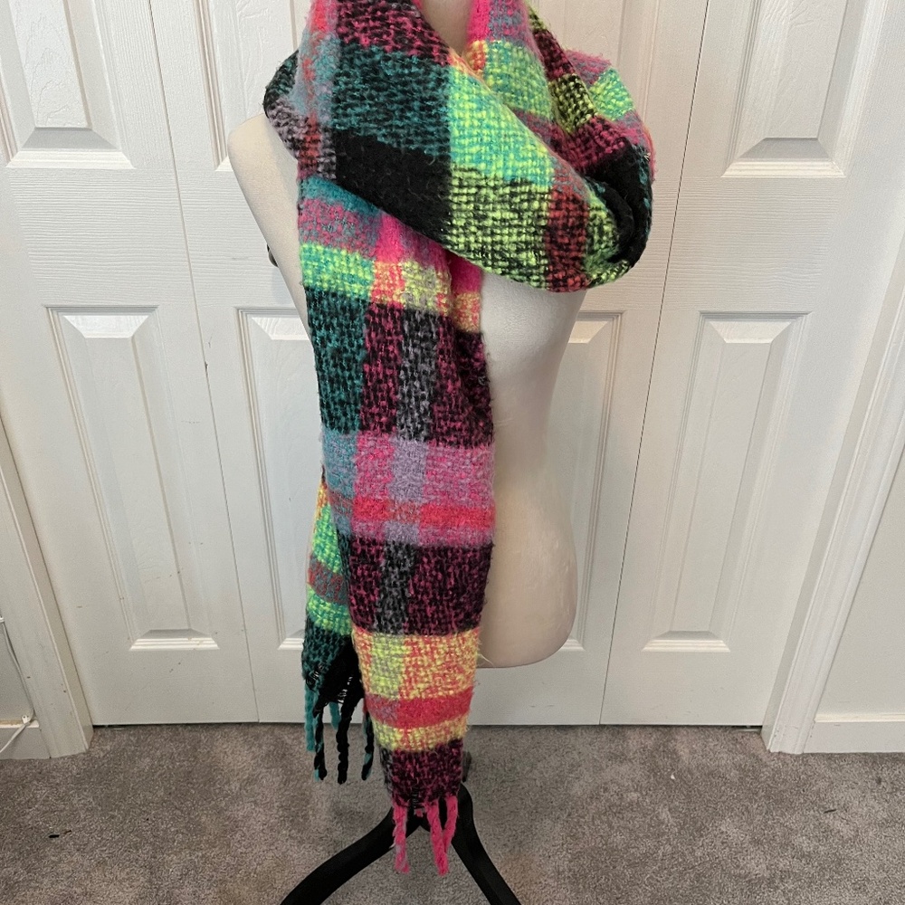 Express 100% acrylic scarf